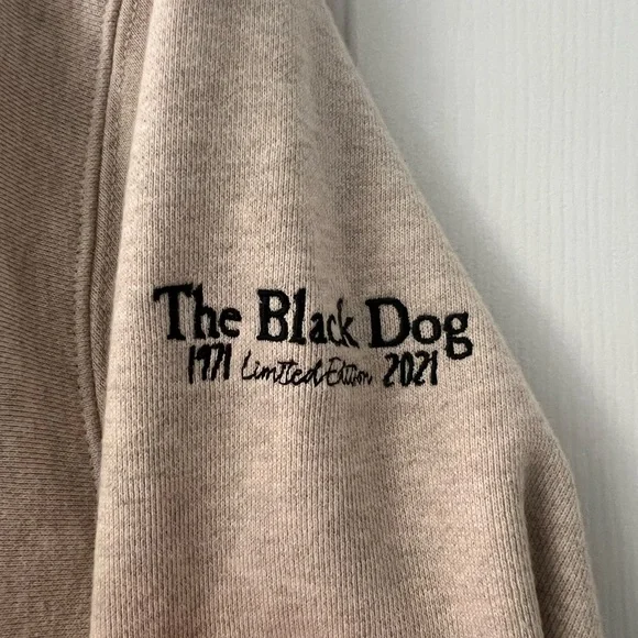 The Black Dog hoodie - Picture 4 of 5